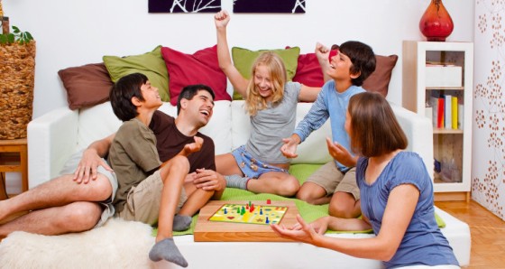 INBV-Game-Playing-Board-Games-Shutterstock-e1430383661313-750x400